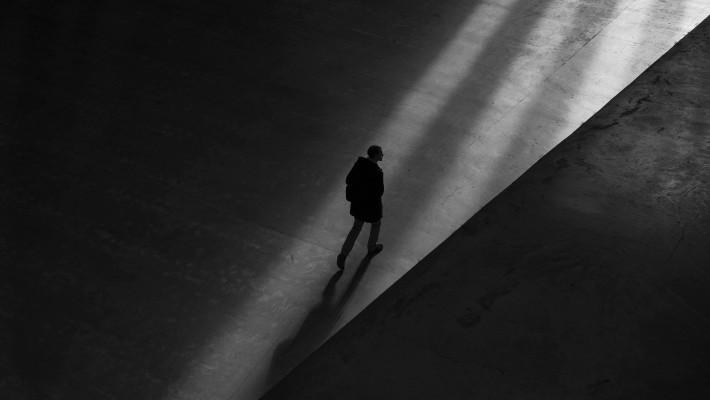 Quando l’amore diventa ossessione: come ci si difende dallo stalking? Quando l’amore diventa ossessione: come ci si difende dallo stalking?