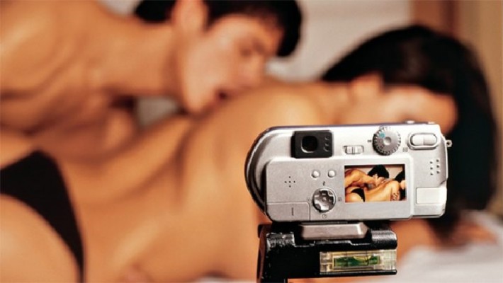 Sesso e privacy: è legale filmare un rapporto sessuale all’insaputa del proprio partner? Sesso e privacy: è legale filmare un rapporto sessuale all’insaputa del proprio partner?