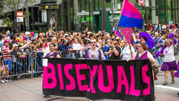 Bisessuali: gli stereotipi di gay e lesbiche Bisessuali: gli stereotipi di gay e lesbiche