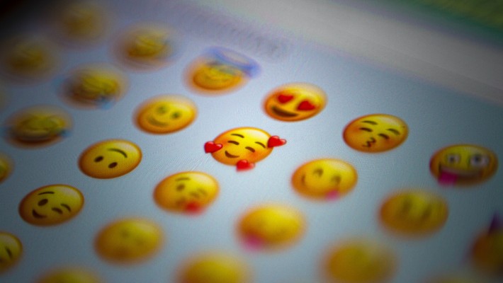 Cosa dice il tuo uso di emoji sulla tua vita amorosa? Cosa dice il tuo uso di emoji sulla tua vita amorosa?