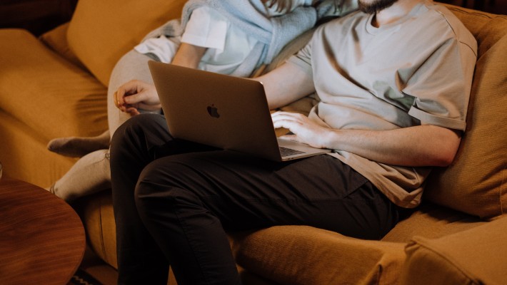 Cosa ottengono le persone guardando il porno insieme? Cosa ottengono le persone guardando il porno insieme?