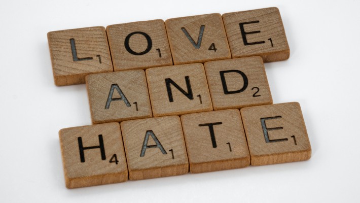 Odio e amore, perchè odiamo chi amiamo?