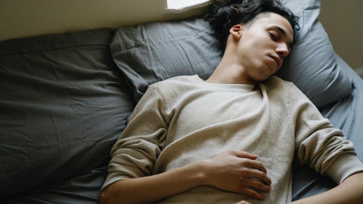 Fare sesso con una persona che dorme: la somnofilia Fare sesso con una persona che dorme: la somnofilia